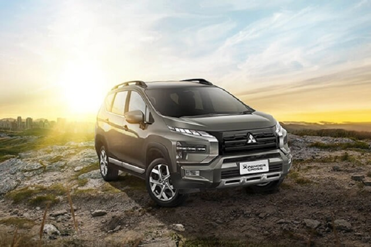 Đáng tiếc là trang bị an toàn của xe vẫn khá cơ bản với 2 túi khí trước, hệ thống chống bó cứng phanh ABS, phân bổ lực phanh điện tử EBD, trợ lực phanh BA, hỗ trợ khởi hành ngang dốc, cân bằng điện tử và hệ thống kiểm soát hành trình.