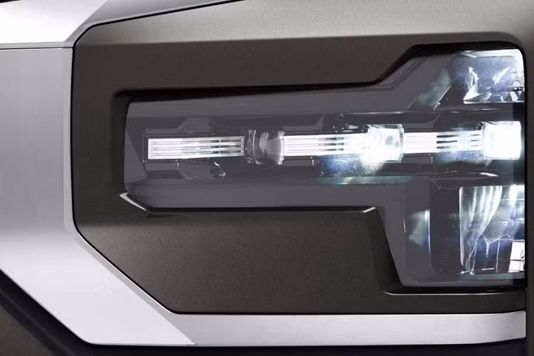 Dự kiến, Mitsubishi Xpander Cross 2023 về Việt Nam sẽ tiếp tục được nhập khẩu nguyên chiếc từ Indonesia như phiên bản cũ. Do đó, sẽ không ngạc nhiên khi Mitsubishi Xpander Cross 2023 ở Việt Nam sở hữu thiết kế, trang bị và động cơ giống hệt xe tại Indonesia.