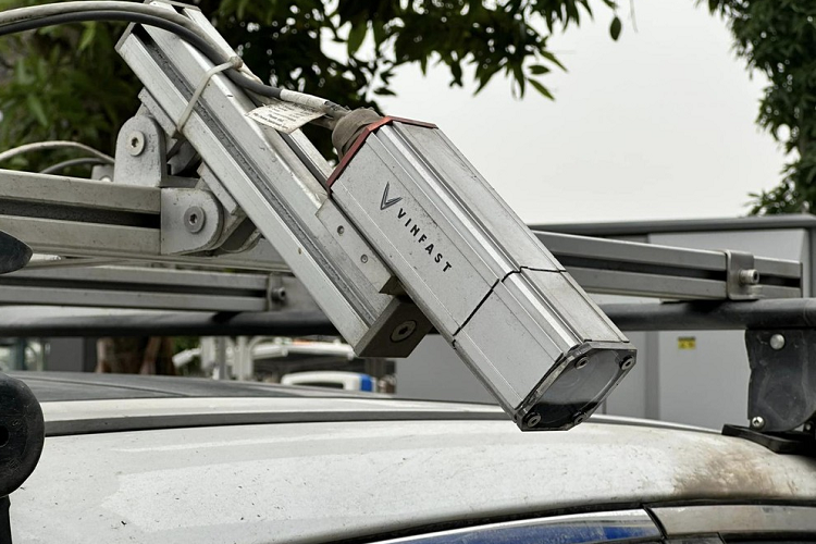 VinFast VF8 khong bien, gan day camera chay tren duong de lam gi?-Hinh-3