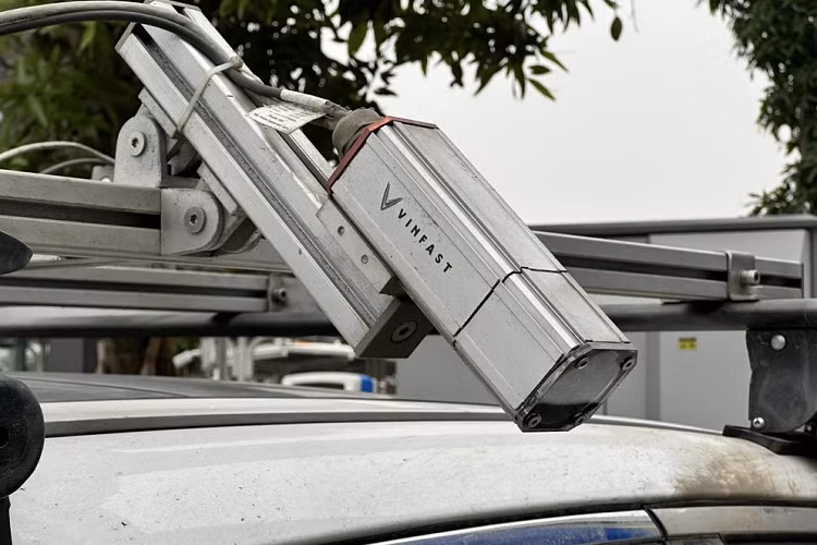 VinFast VF8 khong bien, gan day camera chay tren duong de lam gi?-Hinh-3