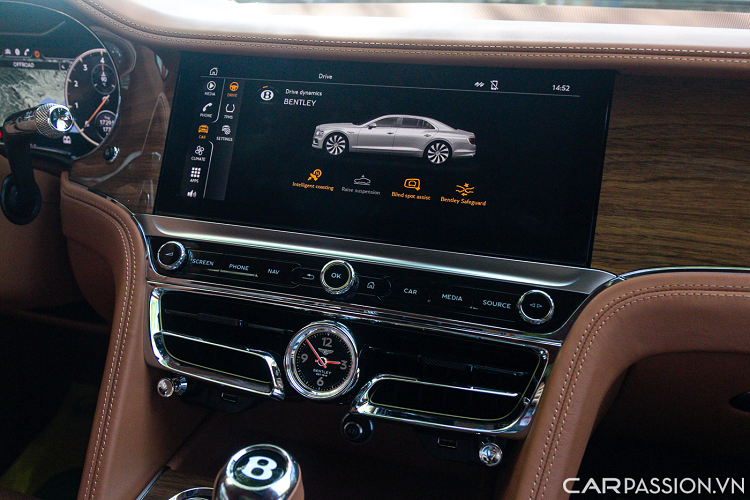 Chiếc Flying Spur này sở hữu tuỳ chọn 4 ghế bọc da ngồi riêng biệt có khả năng chỉnh điện đa hướng, massage,…