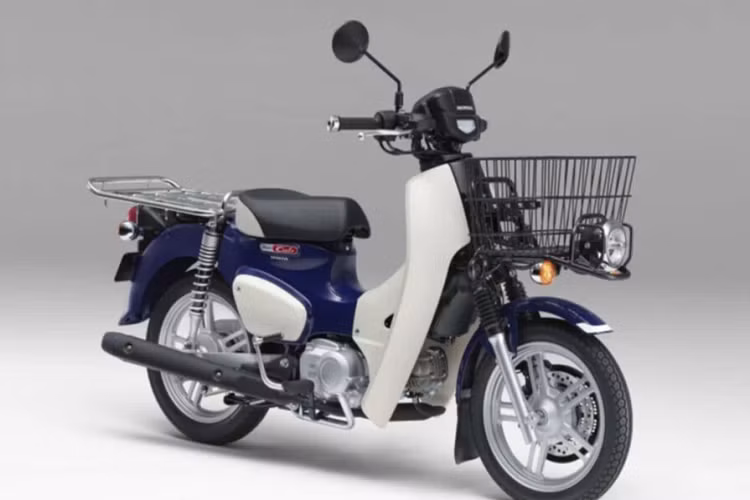 Xe chỉ có duy nhất một tuỳ chọn màu sơn trắng, xanh. Mức giá xe Honda Super Cub 110 Pro là 2.692 USD (tương đương khoảng 61,8 triệu đồng).