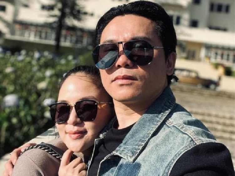 Vo Tu Dua tiet lo nhiem Covid-19 nang, mot minh cham soc hai con