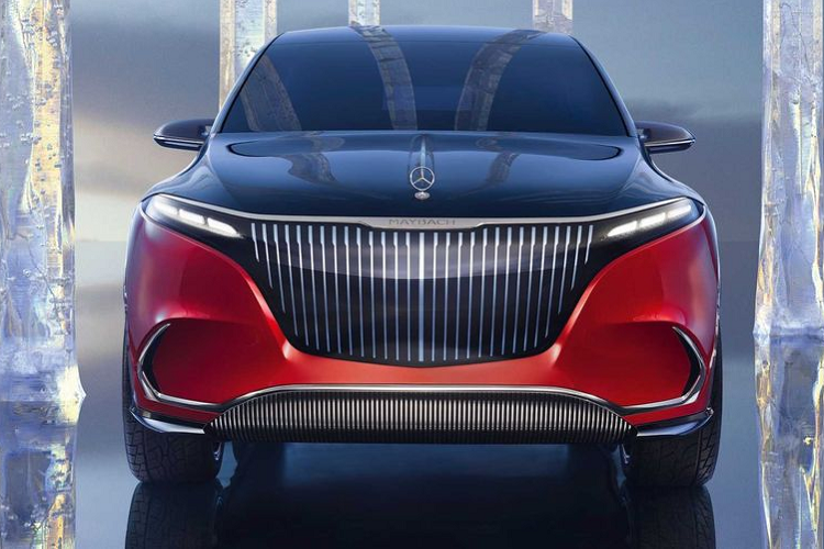 Hiện chưa có thông tin chi tiết về nội thất trên xe điện siêu sang Mercedes-Maybach EQS. Tuy nhiên, theo một số chuyên gia, nhiều khả năng mẫu xe sẽ được trang bị cụm màn hình Hyperscreen 56 inch, kết hợp nhiều màn hình thành một đơn vị duy nhất.