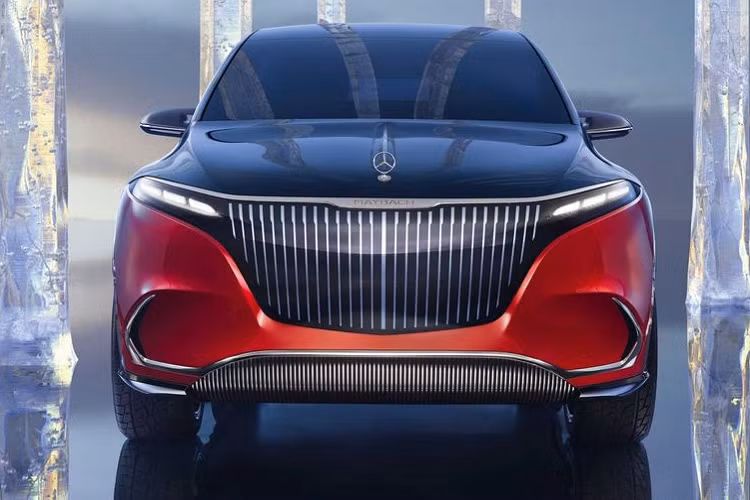 Hiện chưa có thông tin chi tiết về nội thất trên xe điện siêu sang Mercedes-Maybach EQS. Tuy nhiên, theo một số chuyên gia, nhiều khả năng mẫu xe sẽ được trang bị cụm màn hình Hyperscreen 56 inch, kết hợp nhiều màn hình thành một đơn vị duy nhất.