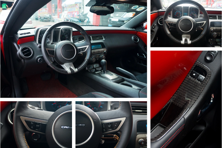 Vô-lăng của xe là loại 3 chấu tích hợp phím rảnh tay vật lý và lẫy chuyển số giả. Mọi thông số xe được hiển thị qua cụm 2 đồng hồ cơ analog và màn hình kỹ thuật số chính giữa.