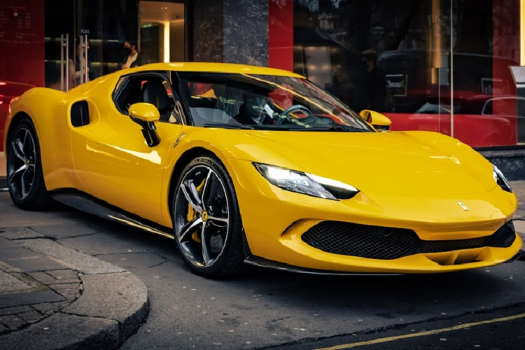 Mực dù có mặt tại đại lý chính hãng của Ferrari Việt Nam, tuy nhiên nhiều người cho rằng chiếc siêu xe Ferrari 296 này được nhập khẩu theo diện tạm nhập tái xuất với mục đích giới thiệu tới khách hàng Việt.