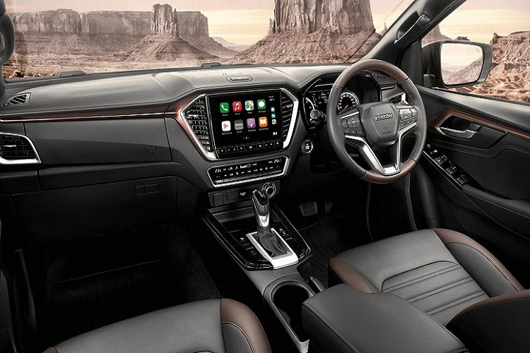 Cụ thể, Isuzu D-Max 2023 tại Thái Lan sẽ có thêm những trang bị an toàn mới như hệ thống kiểm soát hành trình thích ứng ở mọi dải tốc độ, tích hợp tính năng Stop &amp; Go và phanh khẩn cấp tự động. Đây là 2 tính năng an toàn hiện chưa có ở Isuzu D-Max 2022 đang bán tại Việt Nam.