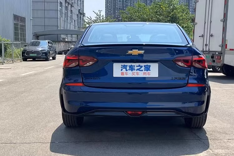Giá xe Chevrolet Cruze 2023 phiên bản mới hiện chưa được công bố. Trong khi đó, phiên bản cũ của xe có giá dao động từ 111.900 - 122.900 Nhân dân tệ (khoảng 391 - 430 triệu đồng).
