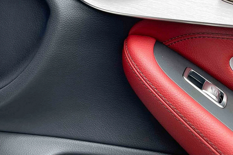 Với mức giá xe Mercedes-AMG C43 Coupe 2018 đã qua sử dụng được chào bán 3,6 tỷ đồng, nó không phải là mẫu xe dành cho số đông.