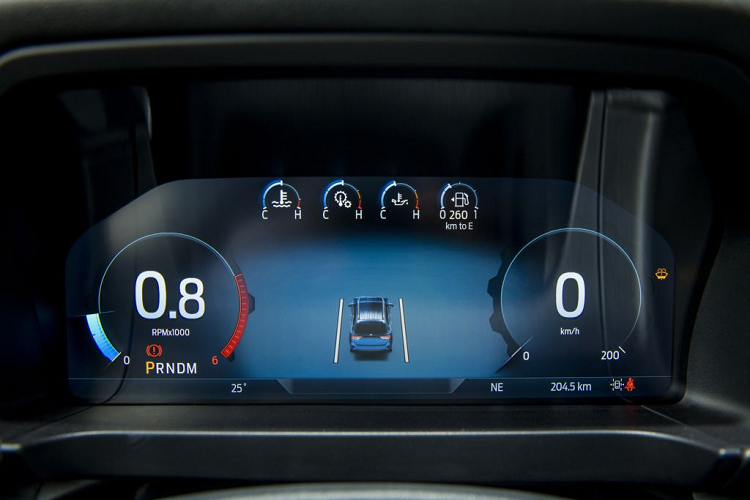 Bên cạnh những cải tiến về sản phẩm, Ford còn tập trung phát triển các dịch vụ và ứng dụng mới nhằm đem đến trải nghiệm sở hữu dễ dàng và hữu ích cho khách hàng, cùng với đó là cam kết luôn đồng hành cùng khách hàng trong suốt quá trình sở hữu và sử dụng xe.