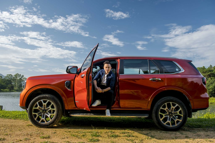 Cũng như cảnh báo những nguy cơ có thể va chạm khi lùi xe. Cảnh báo Lệch làn và Hỗ trợ Duy trì Làn đường (LKA &amp; LDW): hệ thống cảnh báo người lái khi nhận biết khi xe có nguy cơ đi lệch khỏi làn đường hiện tại và chủ động hỗ trợ đánh lái để đưa xe xe trở lại đúng làn đang di chuyển.