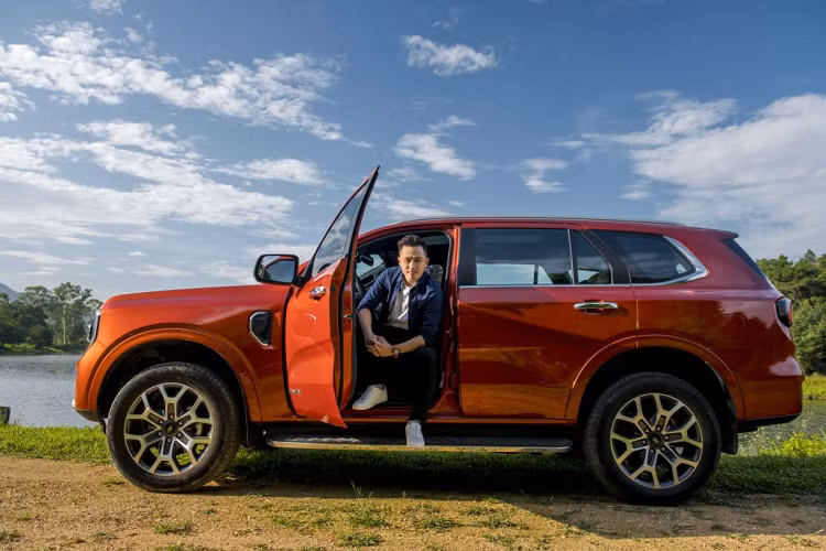 Cũng như cảnh báo những nguy cơ có thể va chạm khi lùi xe. Cảnh báo Lệch làn và Hỗ trợ Duy trì Làn đường (LKA &amp; LDW): hệ thống cảnh báo người lái khi nhận biết khi xe có nguy cơ đi lệch khỏi làn đường hiện tại và chủ động hỗ trợ đánh lái để đưa xe xe trở lại đúng làn đang di chuyển.