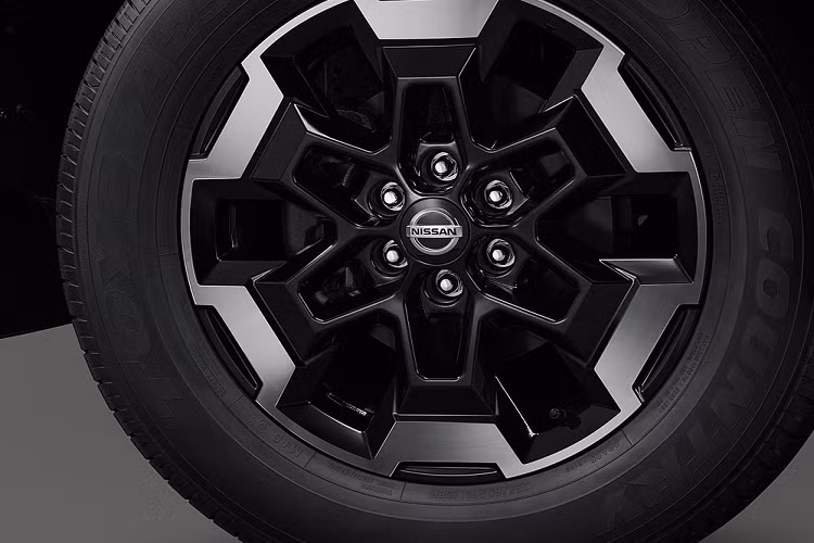 Gói công nghệ này bao gồm những tính năng an toàn như cảnh báo va chạm sớm, hỗ trợ phanh khẩn cấp, cảnh báo chệch làn đường, kiểm soát chệch làn đường, cảnh báo điểm mù, ngăn va chạm vì điểm mù, phát hiện vật cản khi lùi và đèn chiếu xa tự động bật/tắt.