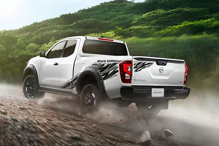 Tương tự phiên bản cũ, Nissan Navara 2022 tại Thái Lan vẫn có 3 cấu hình thân xe là Single Cab, King Cab và Double Cab. Đặc biệt, mẫu xe bán tải này còn được bổ sung phiên bản Black Edition mới.
