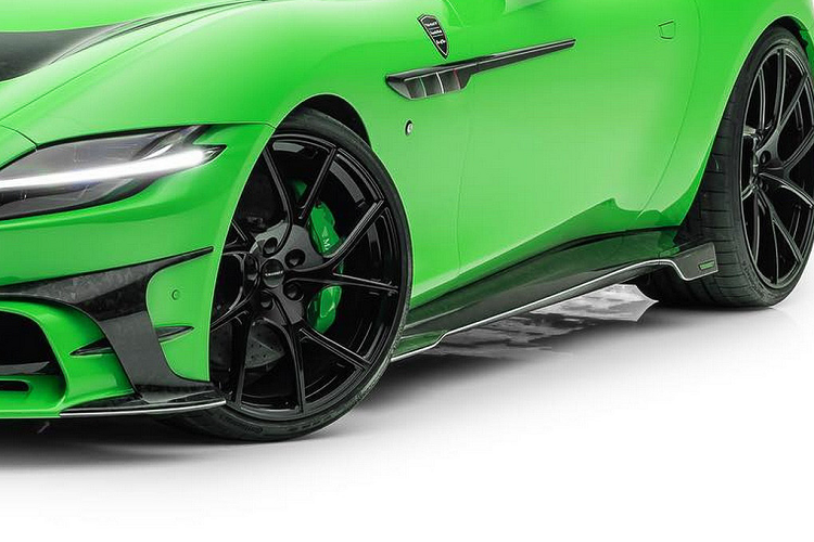 Nguyên bản, Ferrari Roma được trang bị động cơ V8 tăng áp 3.9 lít có trang bị cảm biến tốc độ đo tốc độ vòng quay của tuabin và cho phép tốc độ vòng quay tối đa mỗi phút tăng lên tới 5000 vòng. Chiếc xe được trang bị bộ lọc khí thải đạt tiêu chuẩn Euro 6D.