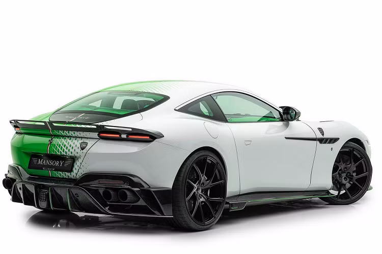 Kể từ khi Ferrari Roma trình làng, gói nâng cấp vừa mới ra mắt của Mansory là gói độ đem tới những thay đổi rõ rệt nhất, ấn tượng nhất ở cả mặt hiệu năng và diện mạo ngoại thất. Gói độ này đem tới sự thay đổi hoàn toàn về ngoại thất, loại bỏ gần như tất cả những đường nét thanh lịch của mẫu xe GT mềm mại.