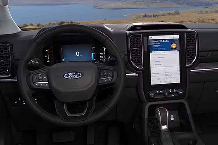 Tại Thái Lan, Ford Everest 2023 sử dụng máy dầu 4 xi-lanh, tăng áp đơn, dung tích 2.0L, tạo ra công suất tối đa 170 mã lực và mô-men xoắn cực đại 405 Nm. Trong khi đó bản máy dầu 4 xi-lanh, tăng áp kép, dung tích 2.0L, sản sinh công suất tối đa 210 mã lực và mô-men xoắn cực đại 500 Nm. Cả hai động cơ đi kèm hộp số hộp số tự động 10 cấp. Chiếc SUV này có 5 chế độ lái, bao gồm Normal, Eco, Tow/Haul, Slippery và Mud/Ruts.