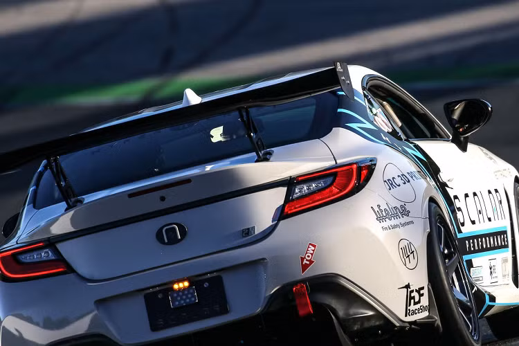 Theo Brian Bourne, người đồng sáng lập của Scalar Performance cùng với Joe Fallaise, mục tiêu của họ là cung cấp “trải nghiệm lái xe thuần túy nhất, yêu cầu bảo dưỡng tối thiểu và cho phép nhóm tập trung vào việc phát triển trình điều khiển”.