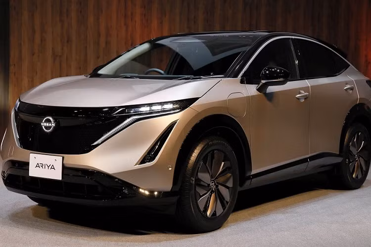 Hiện giá xe Nissan Ariya 2022 tại thị trường Malaysia vẫn chưa được hé lộ. Tuy nhiên, chính phủ Malaysia hiện đang áp dụng ưu đãi dành cho ôtô điện nên dự đoán Nissan Ariya 2022 sẽ có giá khá cạnh tranh. Ở thị trường Nhật Bản, mẫu SUV điện này có giá khởi điểm từ 5 triệu Yên (khoảng 1 tỷ đồng), sau khi được áp dụng ưu đãi của chính phủ.