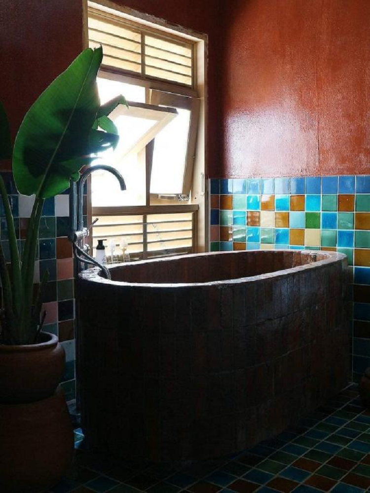 Cap vo chong o Ha Noi roi pho ve ven bien sinh song-Hinh-9