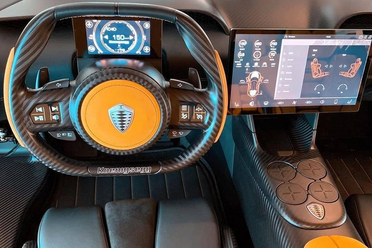 Thời gian giao chiếc siêu xe Koenigsegg Gemera này dự kiến vào năm sau, đây là mốc thời gian khá hợp lý do các đại gia Thái Lan đặt mua xe chính hãng cũng phải chờ sớm nhất là cuối năm nay mới nhận bàn giao xe, thậm chí, mức giá bán của xe Koenigsegg Gemera ở Thái Lan còn trên 76 tỷ đồng.