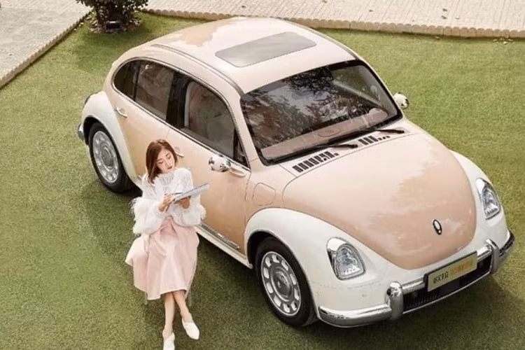 Đầu tiên là pin LFP 47,8 kWh và thứ hai là pin lithium-ion 59,1 kWh. Nhờ đó, xe có phạm vi di chuyển lần lượt là 401 km và 500 km sau khi sạc đầy pin đồng thời đạt vận tốc tối đa 155 km/h. Dự kiến, ORA Ballet Cat 2022 chạy điện sẽ bắt đầu được giao cho khách từ tháng 6 năm nay.