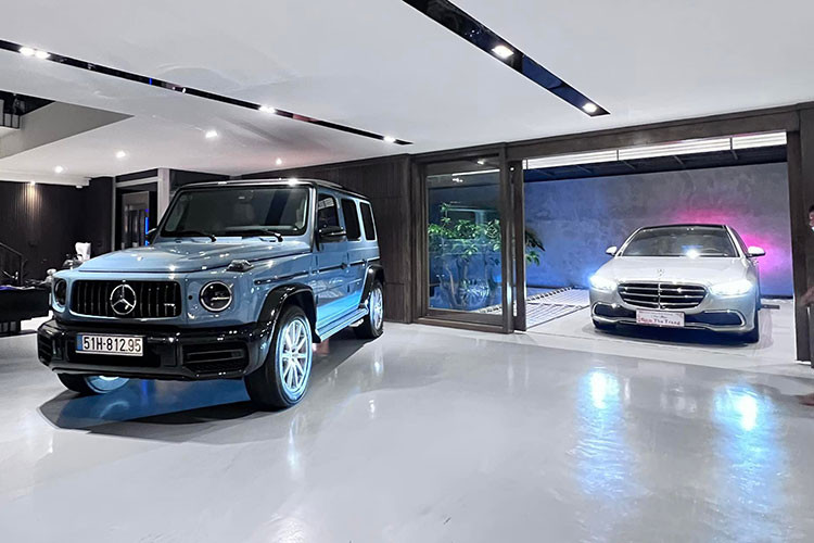 Động cơ chiếc xe sang này có tích hợp công nghệ EQ Boost sản sinh ra công suất tối đa 367 mã lực cùng mô-men xoắn cực đại đạt 500 Nm. Sức mạnh này được đồng hành cùng hộp số tự động 9 cấp, đi kèm hệ dẫn động cầu sau và cả hệ thống đánh lái bánh sau.