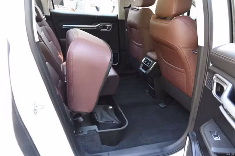 Theo hãng Geely, Radar RD6 sẽ có cả phiên bản dẫn động cầu sau và 4 bánh với công suất tối đa dao động từ 200 - 400 mã lực. Phạm vi di chuyển sau khi sạc đầy pin của xe là 600 km