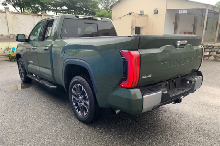 Với thiết kế thay đổi, bán tải Toyota Tundra 2022 được kỳ vọng sẽ làn gió mới ở phân khúc bán tải cỡ lớn tại Việt Nam khi mẫu xe Ford F-150 vẫn đang được khá ưa chuộng. Tại Mỹ, Tundra 2022 cạnh tranh các đối thủ Ford F-150, Chevrolet Silverado, Nissan Titan... Trong khi đó, tại Việt Nam, Tundra đối đầu trực tiếp F-150.