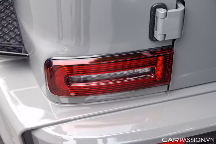 Brabus 800 Widestar sử dụng khối động cơ V8, dung tích 4.0L, kết hợp cùng hộp số tự động 9 cấp đã tinh chỉnh lại sản sinh công suất 789 mã lực và mô-men xoắn cực đại 1.000 Nm.