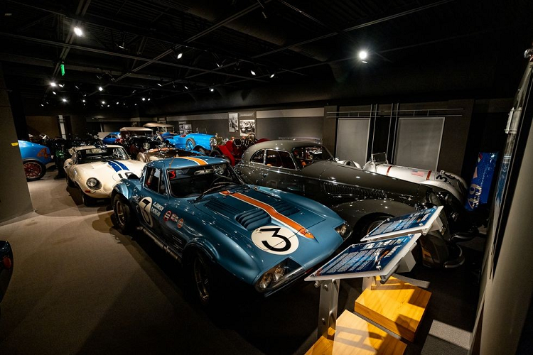 Anh George cho biết, lý tưởng nhất là nên di chuyển xe đến nơi an toàn sớm hơn để nhân viên bảo tàng có thể về nhà chuẩn bị chống bão cho bản thân hoặc gia đình. Tuy nhiên, mãi đến cuối tuần, tình hình cơn bão Ian mới trở nên rõ ràng hơn nên nhân viên bảo tàng chuẩn bị muộn hơn. Nhờ chuẩn bị kỹ càng, bảo tàng Revs Institute đã không bị ảnh hưởng trong siêu bão Ian.