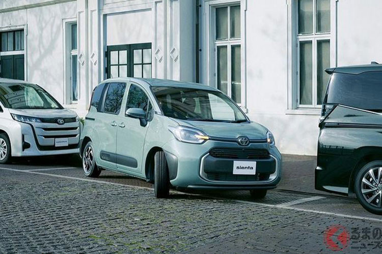 Giá xe Toyota Sienta 2023 ở thị trường nội địa dao động từ 1,95 - 3,108 triệu Yên (khoảng 333 - 531 triệu đồng). Sau Nhật Bản, mẫu MPV cỡ nhỏ này dự kiến sẽ tiếp tục ra mắt thị trường Đông Nam Á, cụ thể là Thái Lan và Indonesia.