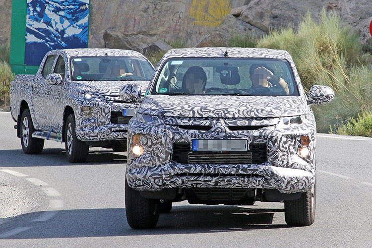 Hãng xe Nhật hứa hẹn Triton mới sẽ được nâng cấp khả năng vận hành. Ngoài ra, hệ động cơ trên xe cũng đa dạng hơn. Trong thời đại điện khí hóa, Triton 2023 có thể sẽ có thể bản động cơ xăng plug-in hybrid (PHEV). Đây là hệ truyền động mà Mitsubishi đang sử dụng trên Outlander và Eclipse Cross.