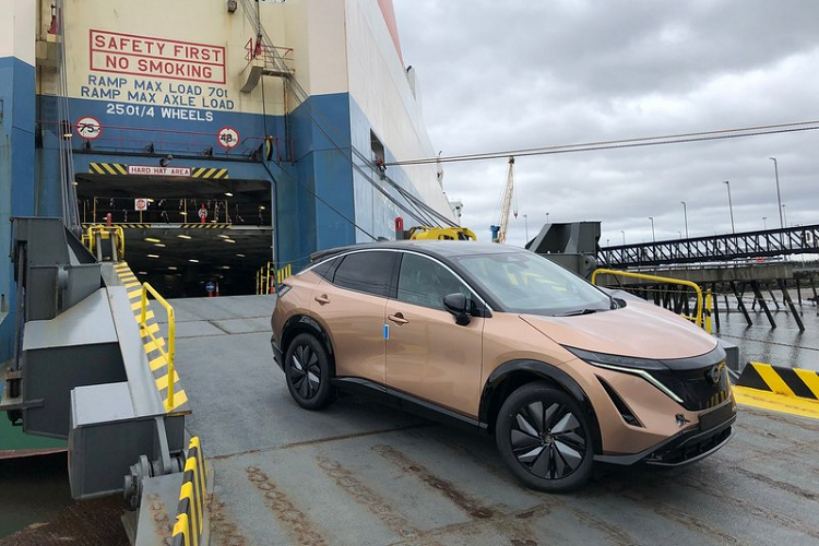 Các tính năng nổi bật bao gồm màn hình 12,3 inch cho hệ thống thông tin giải trí trung tâm tích hợp Apple CarPlay, Android Auto &amp; Amazon Alexa, cụm đồng hồ kỹ thuật số 12,3 inch, điều hoà tự động, cần số điện tử, nội thất bọc da cao cấp và đặc biệt là hệ thống lái bán tự động ProPilot mới.