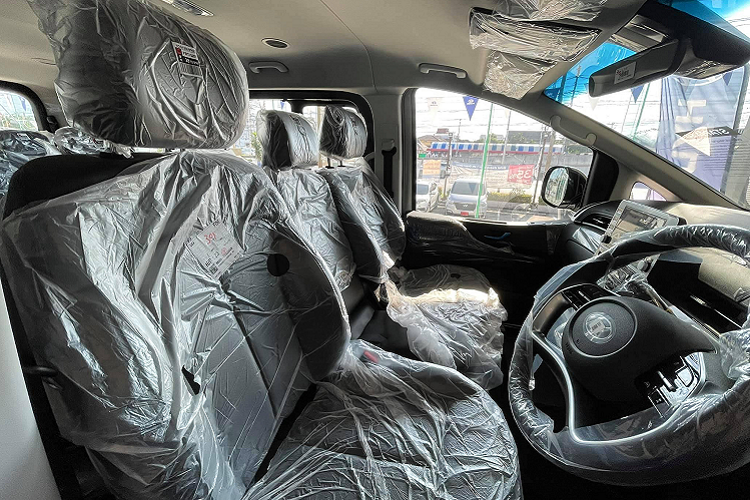 Kích thước này tương đương với mẫu Hyundai Starex 9 chỗ (hay còn gọi là H1) với kích thước (DxRxC) lần lượt: 5.125 x 1.920 x 1.925mm &amp; chiều dài cơ sở 3.200mm.