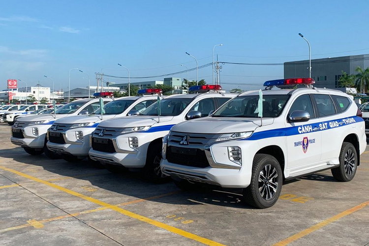 Gần đây, một số hội nhóm trên mạng xã hội đã chia sẻ rất nhiều hình ảnh lô xe Mitsubishi Pajero Sport bản đặc biệt, thu hút rất nhiều sự chú ý của cộng đồng mạng.