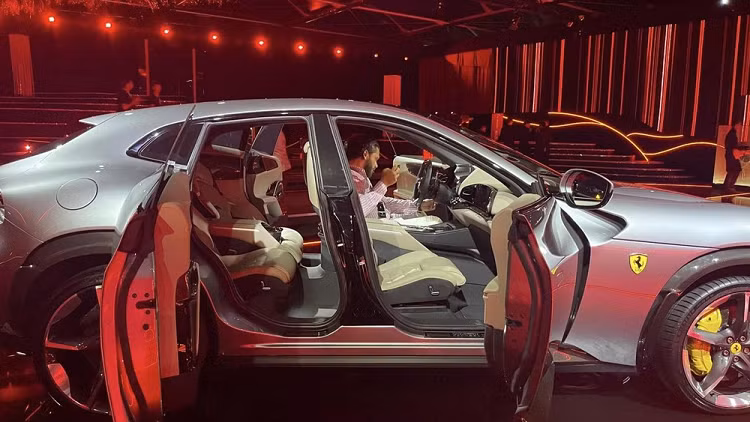 Co phai Ferrari tung chieu bai khan hang cho sieu SUV Purosangue