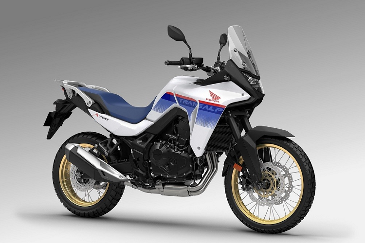 Tương tự Honda CB750 Hornet, XL750 Transalp 2023 hiện chỉ bán ở thị trường châu Âu với các màu sơn xám nhám Matte Iridium Gray, đen nhám Mat Ballistic Black và phối 3 màu Ross White Tricolour. Hiện giá xe Honda XL750 Transalp 2023 vẫn chưa được công bố.