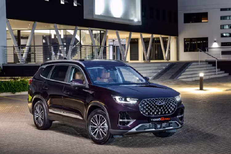 Chery Tiggo 8 Pro có khá nhiều tùy chọn động cơ bao gồm 1.5L tăng áp kết hợp công nghệ mild-hybrid, 1.6L tăng áp và 2 loại động cơ 2.0L tăng áp, tùy thuộc vào từng thị trường. Hiện chưa rõ nếu mẫu xe này nếu được bán tại Việt Nam sẽ sử dụng loại động cơ nào.