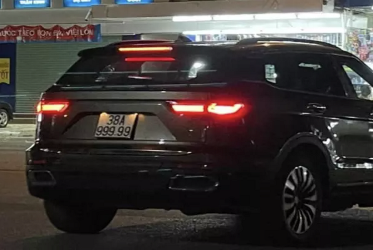 Chu xe gan bien so gia ngu quy 9 de 