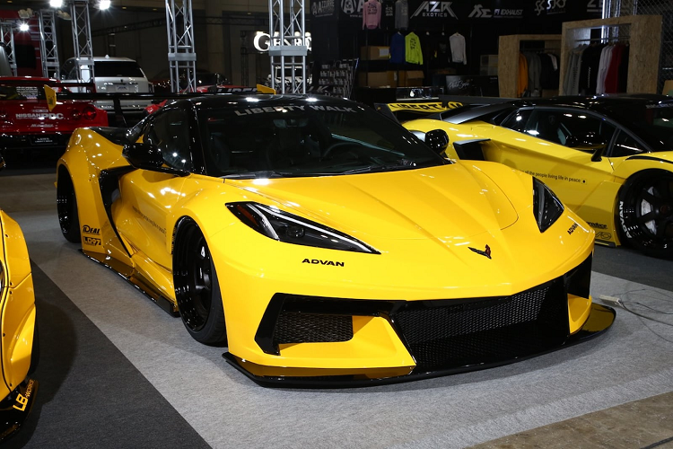 Hãng độ Liberty Walk hiện đã đưa ra tới bốn mức giá cho những người chơi xe lựa chọn cho bộ bodykit. Sự khác nhau của từng mức giá sẽ phụ thuộc vào những chất liệu cho từng phụ kiện, từng trang bị cũng như các tùy chọn theo sở thích của khách hàng.