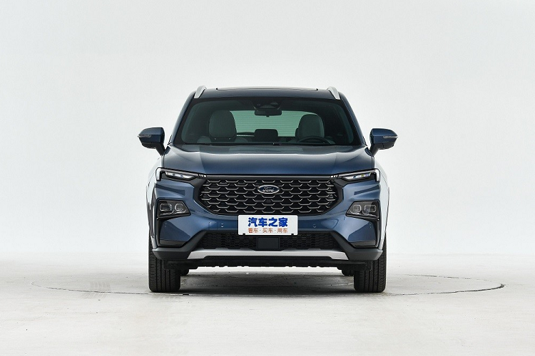 Ở thị trường tỷ dân này, xe được chia thành 3 phiên bản với giá bán Ford Equator Sport 2022 tạm tính vào thời điểm mở bán là từ 158.800 - 188.800 Nhân dân tệ (khoảng 556 - 661 triệu đồng). Dự kiến, mẫu xe này sẽ chính thức được bán tại thị trường Trung Quốc vào ngày 17/3 tới đây. Giá xe Ford Equator Sport 2022 khi bán ra thị trường có thể sẽ thay đổi.