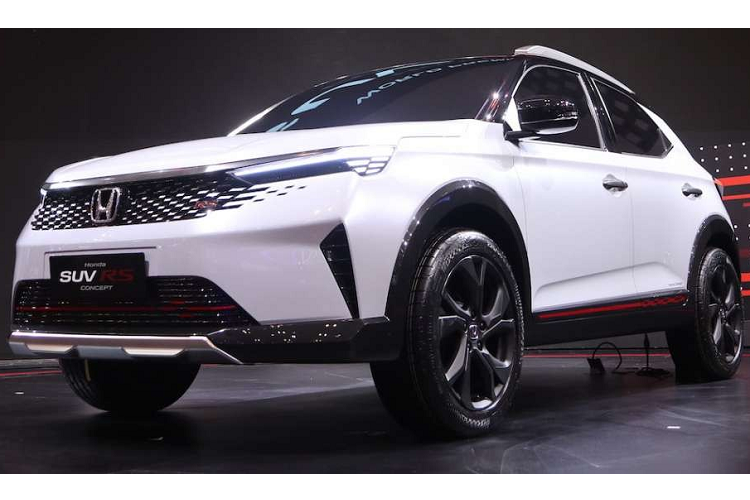 Ngoài ra, trên lồng kính của xe có dòng chữ "Joining the Honda Family Soon!" (tạm dịch: "Sẽ sớm gia nhập gia đình Honda"). Theo hãng xe Nhật Bản, mẫu xe này "sẽ là một sản phẩm mới của Honda". Đồng thời, đây sẽ là "mẫu xe SUV cỡ nhỏ Honda đầu tiên". Hãng Honda cho biết mẫu xe này "sẽ chính thức được tung ra trong tương lai gần".