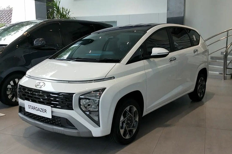 Sau khi ra mắt Việt Nam, Hyundai Stargazer sẽ gặp phải không ít thách thức trong việc tiếp cận khách hàng khi một số đối thủ như Suzuki XL7, Mitsubishi Xpander hay Toyota Veloz Cross đã có “chỗ đứng” vững chắc trên thị trường. Tuy nhiên, vẫn còn nhiều cơ hội để Stargazer trở thành “ngôi sao” trong phân khúc đầy tiềm năng này.