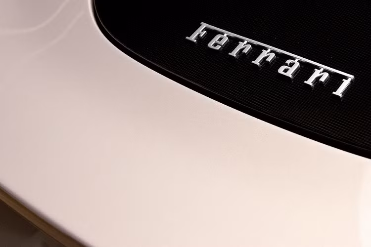 Phát ngôn này đã ngay lập tức nhận được sự phản ứng mạnh mẽ của các tín đồ Ferrari. Dù vậy, trên đường phố ở Trung Quốc, Mỹ hay nhiều nước châu Âu vẫn có bóng dáng của các siêu xe Ferrari có màu sơn hồng nhưng không rõ là Ferrari đã phá lệ hay chủ xe nhờ bên thứ 3 đổi màu.