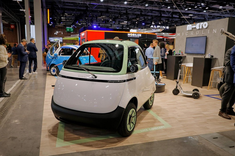 "Thừa thắng xông lên", Micro dự định sẽ mở rộng dòng xe Microlino với những phiên bản mới. Kế hoạch này đã được hé lộ thông qua 2 mẫu xe concept mới có tên Microlino Lite và Spiaggina ra mắt trong triển lãm Ô tô Paris 2022 hiện đang diễn ra tại Pháp.