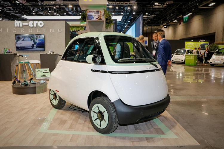 Micro Microlino Lite Theo hãng Micro, Microlino Lite 2023 chạy điện tuy là xe concept nhưng đã rất gần với phiên bản sản xuất thương mại. Điều đó đồng nghĩa với việc trang bị và thiết kế của Microlino Lite khi lên dây chuyền sản xuất sẽ không khác biệt nhiều so với xe concept.