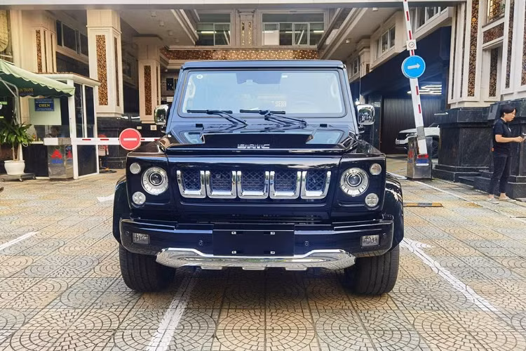 Một đại lý chuyên kinh doanh xe ôtô Trung Quốc có trụ sở tại Hải Phòng vừa mang về nước chiếc BJ80 đầu tiên tại Việt Nam, đây là sản phẩm của hãng BAIC hay còn gọi là Beijing Auto. Chiếc BAIC BJ80 tại Việt Nam này thuộc phiên bản mới nhất. 