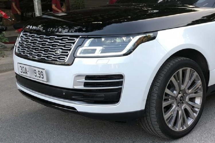 Những chiếc xe SUV hạng sang Range Rover bản nâng cấp giữa vòng đời sau này đa phần sử dụng động cơ V6, dung tích 3.0 lít, Supercharged để hưởng thuế tốt hơn. Xe sản sinh công suất tối đa 380 mã lực và mô-men xoắn cực đại 460 Nm.